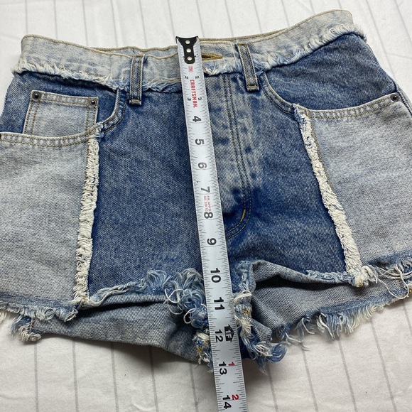 Carmar BlueJean Shorts High-Waisted Two-Tone Distressed Two Tone Cutoff Denim 26 - Picture 9 of 10